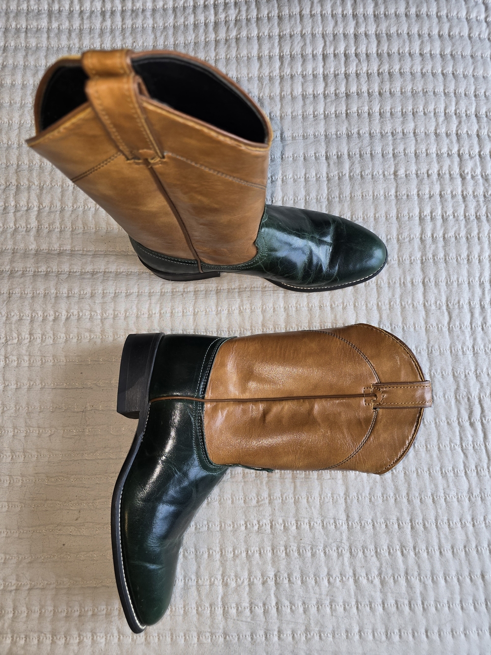 Laredo Two-Tone Green and Tan Leather Roper Western Heeled Boots. Barely Worn! - Picture 7 of 9